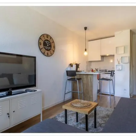 Cosy Isard P2000 Apartment